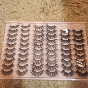 SHEIN Voluminous Black Eyelash Collection